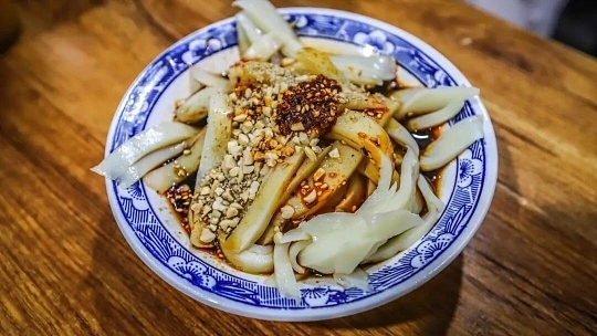 柳林碗托量雷店：30年手艺传承，正宗荞麦碗托，家乡的味道 •